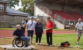 Alexander Elbracht ist trotz seiner Einschränkung voll motiviert und stößt die Kugel zu Bronze. - Yvonne Gottschlich Alexander Elbracht ist trotz seiner Einschränkung voll motiviert und stößt die Kugel zu Bronze. - Yvonne Gottschlich