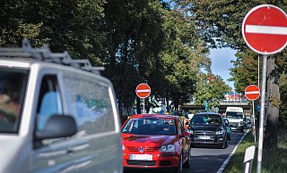 Die Autofahrer brauchten in den vergangenen Monaten auf der Strecke zwischen Bielefeld und Gütersloh in den regelmäßigen Staus viel Geduld. - Sarah Jonek Fotografie Die Autofahrer brauchten in den vergangenen Monaten auf der Strecke zwischen Bielefeld und Gütersloh in den regelmäßigen Staus viel Geduld. - Sarah Jonek Fotografie
