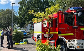 Die Feuerwehr war mit starken Kräften an die Travestraße ausgerückt. - Paul Brinkmann Die Feuerwehr war mit starken Kräften an die Travestraße ausgerückt. - Paul Brinkmann