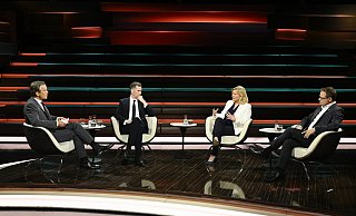 Markus Lanz (v. l.), Christian Dürr, Eva Quadbeck und Lars Bökenkröger diskutierten im ZDF über den Totschlag im Kurpark. - Markus Hertrich Markus Lanz (v. l.), Christian Dürr, Eva Quadbeck und Lars Bökenkröger diskutierten im ZDF über den Totschlag im Kurpark. - Markus Hertrich