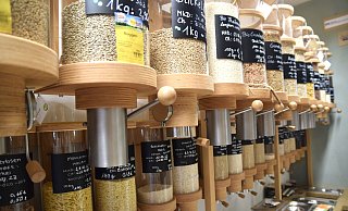 Der Unverpacktladen Pur Produkt in Enger hat sich seit 2021 in der Widukindstadt etabliert. Nun trifft ein Diebstahl das Geschäft hart. - Mareike Patock Der Unverpacktladen Pur Produkt in Enger hat sich seit 2021 in der Widukindstadt etabliert. Nun trifft ein Diebstahl das Geschäft hart. - Mareike Patock
