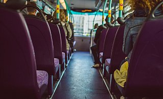 Der Bus auf der A1 war mit Schulkindern besetzt, heißt es von der Polizei. - Pixabay Der Bus auf der A1 war mit Schulkindern besetzt, heißt es von der Polizei. - Pixabay