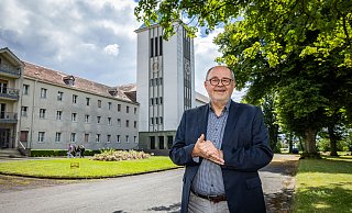 Günter Kunert, Leiter der Marienschule, geht in den Ruhestand. - Sarah Jonek Fotografie Günter Kunert, Leiter der Marienschule, geht in den Ruhestand. - Sarah Jonek Fotografie