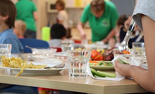In den städtischen Kitas soll es anstatt zwei Mal nur noch ein Mal wöchentlich Fleisch geben. - Holger Kosbab In den städtischen Kitas soll es anstatt zwei Mal nur noch ein Mal wöchentlich Fleisch geben. - Holger Kosbab
