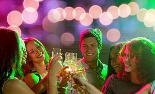 Leider nicht so glücklich und wie geplant mit allen zusammen konnten einige Abiturienten jetzt am Freitag ihren Abiball feiern. - lev dolgachov Leider nicht so glücklich und wie geplant mit allen zusammen konnten einige Abiturienten jetzt am Freitag ihren Abiball feiern. - lev dolgachov
