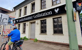Die ehemalige Gadderbaumer Grill-Station ist seit November von der Stadt angemietet als Unterkunft für Obdachlose. - Kurt Ehmke Die ehemalige Gadderbaumer Grill-Station ist seit November von der Stadt angemietet als Unterkunft für Obdachlose. - Kurt Ehmke