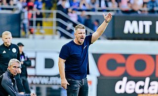 SCP-Coach Lukas Kwasniok hatte vor dem Auswärtsspiel gegen Braunschweig noch Gelegenheit, sich zur Nominierung von Stuttgart-Angreifer Chris Führich zu äußern, der zwischen 2020 und 2021 das Trikot des SCP trug. - BESIM MAZHIQI SCP-Coach Lukas Kwasniok hatte vor dem Auswärtsspiel gegen Braunschweig noch Gelegenheit, sich zur Nominierung von Stuttgart-Angreifer Chris Führich zu äußern, der zwischen 2020 und 2021 das Trikot des SCP trug. - BESIM MAZHIQI