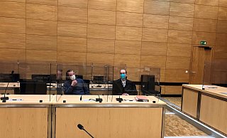 Der 44-jährige Angeklagte (links) nahm mit seinem Strafverteidiger Karsten Schult auf der Anklagebank Platz. Dem Mann droht neben einer langen Haftstrafe auch Sicherungsverwahrung. - Jürgen Mahncke Der 44-jährige Angeklagte (links) nahm mit seinem Strafverteidiger Karsten Schult auf der Anklagebank Platz. Dem Mann droht neben einer langen Haftstrafe auch Sicherungsverwahrung. - Jürgen Mahncke