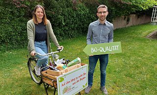 Projektmanagerin Laura Jäger und Projektmanager Hendrik Hoffmann bieten viele Infos und Mitmachaktionen. - Kreis Höxter Projektmanagerin Laura Jäger und Projektmanager Hendrik Hoffmann bieten viele Infos und Mitmachaktionen. - Kreis Höxter