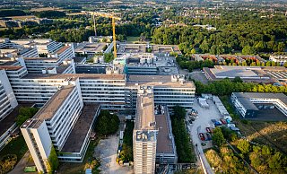 Die Bielefelder Uni wird in wichtigen internationalen Hochschul-Rankings abgehängt. Auch bei der Spitzenforschung gibt es Rückschläge. Gleichzeitig befindet sich die Uni im Umbruch. - Mike-Dennis Mueller/www.mdm.photo Die Bielefelder Uni wird in wichtigen internationalen Hochschul-Rankings abgehängt. Auch bei der Spitzenforschung gibt es Rückschläge. Gleichzeitig befindet sich die Uni im Umbruch. - Mike-Dennis Mueller/www.mdm.photo