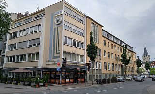 Der Eckbau sowie das sich anschließende Gebäude an der Heiersstraße sollen abgerissen und durch eine neue Häuserzeile ersetzt werden. - Hans-Hermann Igges Der Eckbau sowie das sich anschließende Gebäude an der Heiersstraße sollen abgerissen und durch eine neue Häuserzeile ersetzt werden. - Hans-Hermann Igges