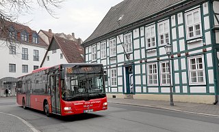Der Bus macht sich vom Alten Markt in Herford auf nach Spenge. - Frank-Michael Kiel-Steinkamp Der Bus macht sich vom Alten Markt in Herford auf nach Spenge. - Frank-Michael Kiel-Steinkamp