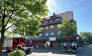 Im ersten Obergeschoss des Wohn- und Geschäftshauses am Wassermannsweg in Hövelhof verbrannte das Mittagessen auf dem Herd. - Ralph Meyer Im ersten Obergeschoss des Wohn- und Geschäftshauses am Wassermannsweg in Hövelhof verbrannte das Mittagessen auf dem Herd. - Ralph Meyer