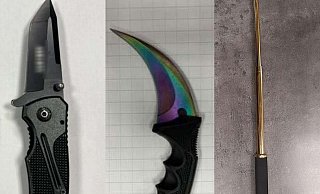 Zu den bei Kontrollen sichergestellten Gegenständen gehört auch das Messer des 15-jährigen Paderborners in der Bildmitte. - Bundespolizei Zu den bei Kontrollen sichergestellten Gegenständen gehört auch das Messer des 15-jährigen Paderborners in der Bildmitte. - Bundespolizei