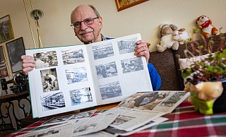 Erinnerungen an 48 Jahre bei Karstadt hat Jürgen Zelt in Bildern und Zeitungsberichten aufbewahrt. - Mike-Dennis Müller / www.mdm.photo Erinnerungen an 48 Jahre bei Karstadt hat Jürgen Zelt in Bildern und Zeitungsberichten aufbewahrt. - Mike-Dennis Müller / www.mdm.photo