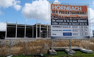 Die Ausmaße des neuen Hornbach-Baumarktes an der Stadionallee sind bereits sichtbar. - Hans-Hermann Igges Die Ausmaße des neuen Hornbach-Baumarktes an der Stadionallee sind bereits sichtbar. - Hans-Hermann Igges