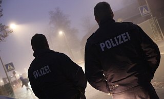 Am Schulzentrum Rödinghausen gab es eine große Verkehrskontrolle durch die Polizei und das Ordnungsamt. - JAN-HENRIK GERDENER Am Schulzentrum Rödinghausen gab es eine große Verkehrskontrolle durch die Polizei und das Ordnungsamt. - JAN-HENRIK GERDENER