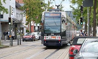 Oberleitung gekappt: Die Bahn steckt in Brackwede fest. - Susanne Lahr (Archiv) Oberleitung gekappt: Die Bahn steckt in Brackwede fest. - Susanne Lahr (Archiv)
