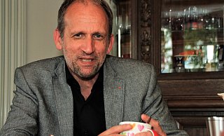 In Berlin Politik für die Heimat machen, dafür tritt der Sozialdemokrat Ulrich Kros bei der Bundestagswahl an. Einfache Parolen für komplizierte Sachverhalte sind nicht seine Sache. - David Schellenberg In Berlin Politik für die Heimat machen, dafür tritt der Sozialdemokrat Ulrich Kros bei der Bundestagswahl an. Einfache Parolen für komplizierte Sachverhalte sind nicht seine Sache. - David Schellenberg