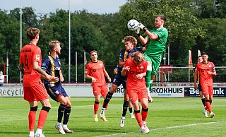 SCP-Keeper Pelle Boevink spielte in seiner Heimatstadt Hengelo gegen seinen Ex-Klub Twente Enschede zu Null. - Bas Everhard SCP-Keeper Pelle Boevink spielte in seiner Heimatstadt Hengelo gegen seinen Ex-Klub Twente Enschede zu Null. - Bas Everhard