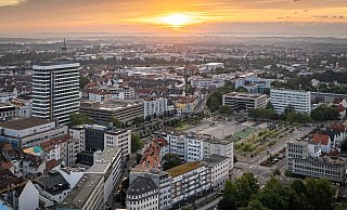 Die Universität mietet sechs Etagen im H1-Hochhaus am Kesselbrink. - Mike-Dennis Müller / www.mdm.photo Die Universität mietet sechs Etagen im H1-Hochhaus am Kesselbrink. - Mike-Dennis Müller / www.mdm.photo