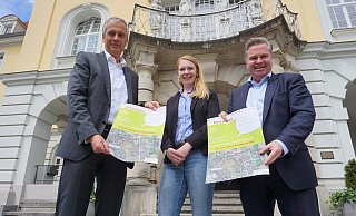 Der Baubeigeordnete Peter Maria Böhm (v.l.), die Mobilitätsbeauftragte der Stadt, Teresa Schmidt, und Bürgermeister Tim Kähler laden zu zwei Bürgerbeiteilungen ein. - Christina Römer Der Baubeigeordnete Peter Maria Böhm (v.l.), die Mobilitätsbeauftragte der Stadt, Teresa Schmidt, und Bürgermeister Tim Kähler laden zu zwei Bürgerbeiteilungen ein. - Christina Römer
