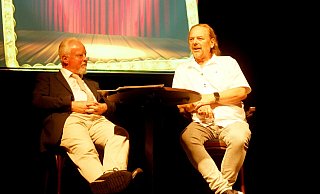 Christian Kowalewsky, Vorsitzender des Universum-Fördervereins, und Intendant Dirk Kaiser haben viel über 20 Jahre Universum zu erzählen. - Niklas Krämer Christian Kowalewsky, Vorsitzender des Universum-Fördervereins, und Intendant Dirk Kaiser haben viel über 20 Jahre Universum zu erzählen. - Niklas Krämer