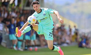 Raphael Obermair zeigte im ersten Trainingslager-Testspiel gegen Zabrze eine starke Leistung. Der 27-Jährige dürfte ohnehin auch zum Zweitliga-Saisonstart auf der Außenbahn gesetzt sein. - Oliver Krato Raphael Obermair zeigte im ersten Trainingslager-Testspiel gegen Zabrze eine starke Leistung. Der 27-Jährige dürfte ohnehin auch zum Zweitliga-Saisonstart auf der Außenbahn gesetzt sein. - Oliver Krato