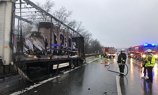 Lkw-Brand auf der A2. - Jürgen Mahncke Lkw-Brand auf der A2. - Jürgen Mahncke