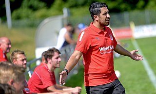 Theesens Trainer Engin Acar haderte mit der Chancenverwertung seiner Elf. - Peter Burkamp Theesens Trainer Engin Acar haderte mit der Chancenverwertung seiner Elf. - Peter Burkamp