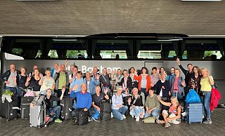 Die 33-köpfige Reisegruppe war nach der Landung in Düsseldorf sichtbar gelöst. - Pastoralverbund Die 33-köpfige Reisegruppe war nach der Landung in Düsseldorf sichtbar gelöst. - Pastoralverbund