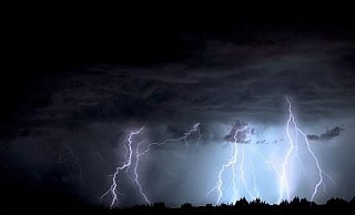 Amtliche Wetterwarnung für Bielefeld. - Symbolfoto Amtliche Wetterwarnung für Bielefeld. - Symbolfoto
