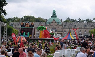Auf mehr als 5.000 Besucher schätzt die Sparkasse die Zahlen für den Familiensonntag. - Thorsten Gödecker Auf mehr als 5.000 Besucher schätzt die Sparkasse die Zahlen für den Familiensonntag. - Thorsten Gödecker