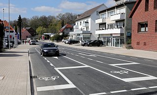 Der Verkehr auf der Salzufler Straße rollt seit Freitagnachmittag wieder baustellenfrei. - FRANK-MICHAEL KIEL-STEINKAMP Der Verkehr auf der Salzufler Straße rollt seit Freitagnachmittag wieder baustellenfrei. - FRANK-MICHAEL KIEL-STEINKAMP
