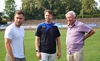 Wollen mit dem SC Herford weit kommen: Julien Mädler, Trainer Tim Daseking und Vereinsvorsitzender Jürgen Brocks. - Andreas Gerth Wollen mit dem SC Herford weit kommen: Julien Mädler, Trainer Tim Daseking und Vereinsvorsitzender Jürgen Brocks. - Andreas Gerth