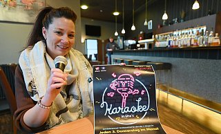 Gina Balke bietet in ihrer Restaurant-Bar in Höxter bald Karaoke-Abende an: eine Marktlücke im Kreis Höxter. - Thomas Kube Gina Balke bietet in ihrer Restaurant-Bar in Höxter bald Karaoke-Abende an: eine Marktlücke im Kreis Höxter. - Thomas Kube
