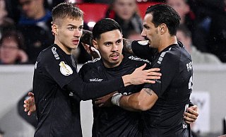 Sturm-Routinier Adriano Grimaldi (r.) schoss beim SCP die meisten Tore. Raphael Obermair (M.) verbuchte die meisten Einsatzminuten. Filip Bilbija (l.) beging die meisten Fouls. - Imago Images Sturm-Routinier Adriano Grimaldi (r.) schoss beim SCP die meisten Tore. Raphael Obermair (M.) verbuchte die meisten Einsatzminuten. Filip Bilbija (l.) beging die meisten Fouls. - Imago Images
