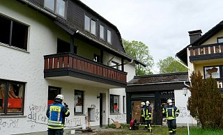 Rund 60 Feuerwehrleute bekämpfen den Brand im früheren Hotel Aatal. - Ralph Meyer Rund 60 Feuerwehrleute bekämpfen den Brand im früheren Hotel Aatal. - Ralph Meyer
