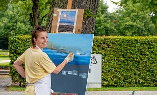 Bei der Paderborner Sommerakademie erschaffen die Kursteilnehmer, angeleitet von Künstlerinnen und Künstlern, eigene Kunstwerke. - Stadt Paderborn Bei der Paderborner Sommerakademie erschaffen die Kursteilnehmer, angeleitet von Künstlerinnen und Künstlern, eigene Kunstwerke. - Stadt Paderborn