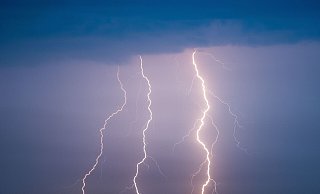 Im Hochstift drohen Gewitter. - Patrick Pleul / picture alliance / ZB (Themenbild) Im Hochstift drohen Gewitter. - Patrick Pleul / picture alliance / ZB (Themenbild)