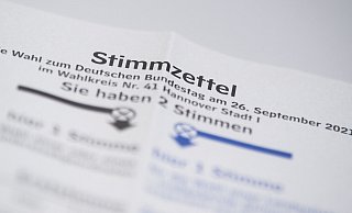 Am 26. September wird in Deutschland ein neuer Bundestag gewählt. Umfragen deuten auf ein knappes Ergebnis hin. - picture alliance Am 26. September wird in Deutschland ein neuer Bundestag gewählt. Umfragen deuten auf ein knappes Ergebnis hin. - picture alliance
