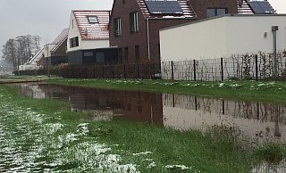 Das Wohngebiet Krullsbachaue in Isselhorst verfügt über ein spezielles Entwässerungssystem, das laut Planer die neusten Anforderungen an den Hochwasserschutz erfülle - ein ausgeklügeltes Muldensystem, das komplett ohne Kanäle auskommt. - NW Das Wohngebiet Krullsbachaue in Isselhorst verfügt über ein spezielles Entwässerungssystem, das laut Planer die neusten Anforderungen an den Hochwasserschutz erfülle - ein ausgeklügeltes Muldensystem, das komplett ohne Kanäle auskommt. - NW