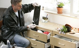 Der Polizei wurden gleich mehrere Einbrücke in den vergangenen Tagen im Lübbecker Land gemeldet. - (Symbolbild): Polizeiliche Kriminalprävention der Länder und des Bundes/http://www.polizei-beratung.de Der Polizei wurden gleich mehrere Einbrücke in den vergangenen Tagen im Lübbecker Land gemeldet. - (Symbolbild): Polizeiliche Kriminalprävention der Länder und des Bundes/http://www.polizei-beratung.de