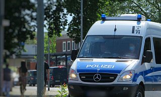 Die Polizei hat eine erste Täterbeschreibung veröffentlicht - es handelte sich mutmaßlich um junge Männer im Alter von etwa 18 Jahren. - Unsplash (Symbolbild) Die Polizei hat eine erste Täterbeschreibung veröffentlicht - es handelte sich mutmaßlich um junge Männer im Alter von etwa 18 Jahren. - Unsplash (Symbolbild)