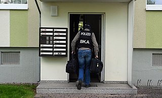 Ein Mitarbeiter eines deutschen Europaabgeordneten ist in Dresden wegen des Verdachts der Spionage für China festgenommen worden. - Robert Michael/dpa Ein Mitarbeiter eines deutschen Europaabgeordneten ist in Dresden wegen des Verdachts der Spionage für China festgenommen worden. - Robert Michael/dpa
