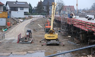 Von wenigen Tagen ist die zweite Fahrbahn auf der Flutmuldenbrücke betoniert worden. - Ulf Hanke Von wenigen Tagen ist die zweite Fahrbahn auf der Flutmuldenbrücke betoniert worden. - Ulf Hanke