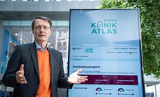 Bundesgesundheitsminister Karl Lauterbach hat den Bundes-Klinikatlas vor einer Woche veröffentlicht. - picture alliance Bundesgesundheitsminister Karl Lauterbach hat den Bundes-Klinikatlas vor einer Woche veröffentlicht. - picture alliance