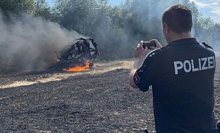 Einsatzkräfte rückten zum Feldbrand nach Bückeburg aus. - Hahn Einsatzkräfte rückten zum Feldbrand nach Bückeburg aus. - Hahn