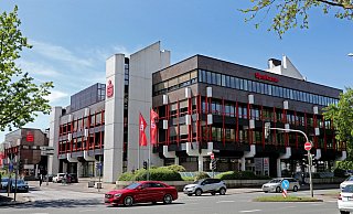 Unbekannte Täter haben mit Hilfe von SMS illegal mehrere hohe Auslandsüberweisungen von einem Geschäftskonto bei der Sparkasse getätigt. - Frank-Michael Kiel-Steinkamp Unbekannte Täter haben mit Hilfe von SMS illegal mehrere hohe Auslandsüberweisungen von einem Geschäftskonto bei der Sparkasse getätigt. - Frank-Michael Kiel-Steinkamp