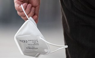Die Maskenpflicht ist abgeschafft. Wer sich aktuell krank fühlt, sollte aber beim Arztbesuch vorsichtshalber eine Maske tragen. - Marijan Murat Die Maskenpflicht ist abgeschafft. Wer sich aktuell krank fühlt, sollte aber beim Arztbesuch vorsichtshalber eine Maske tragen. - Marijan Murat